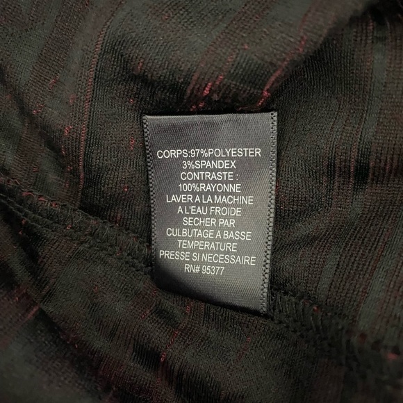 Sanctuary NWT Black & Red Pattern Mini Skirt Size XL - Picture 7 of 8